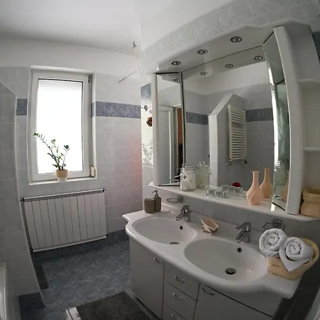 Kozmary Vendeghaz Apartment
